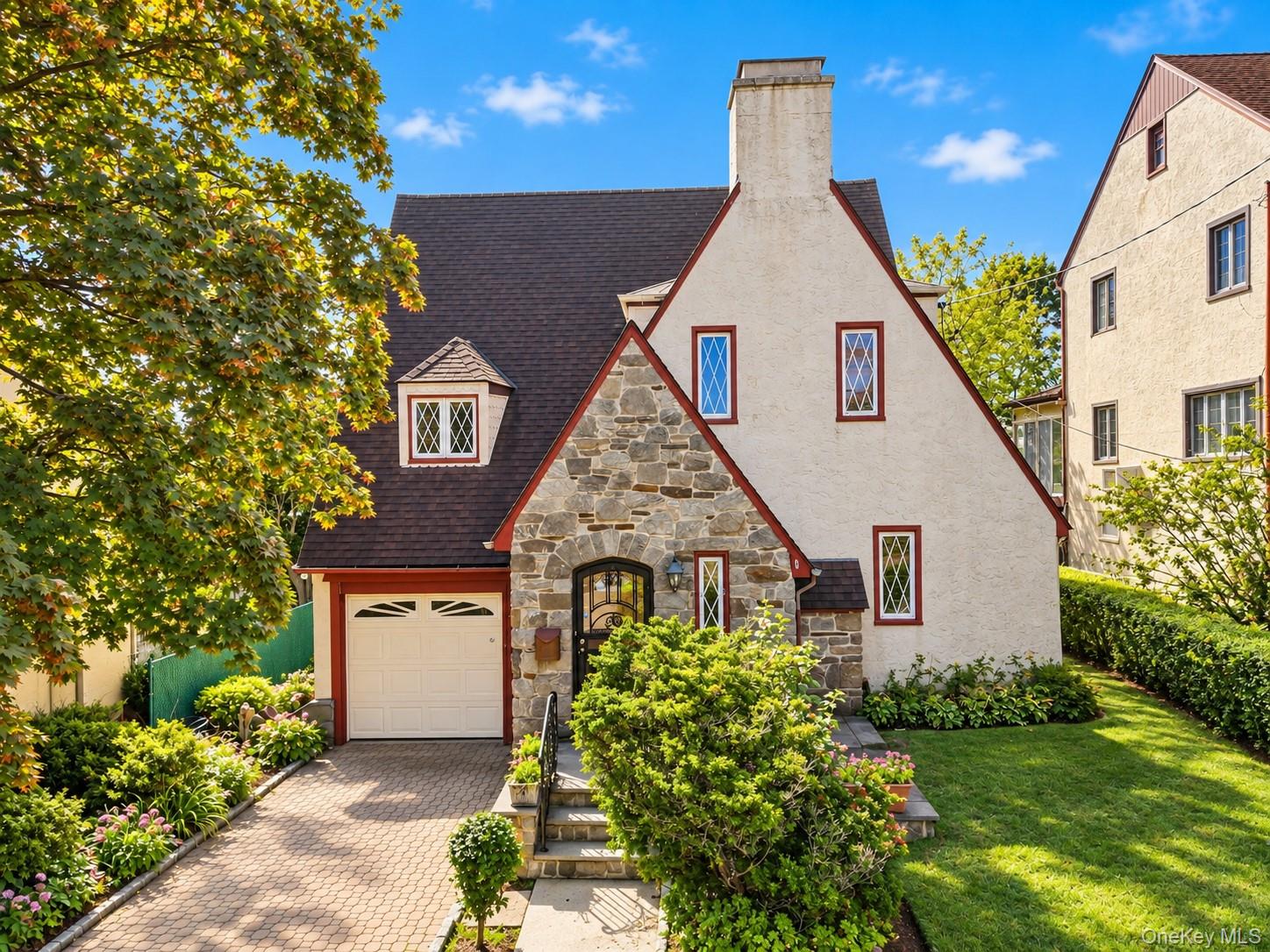187 Neuton Avenue – For Sale