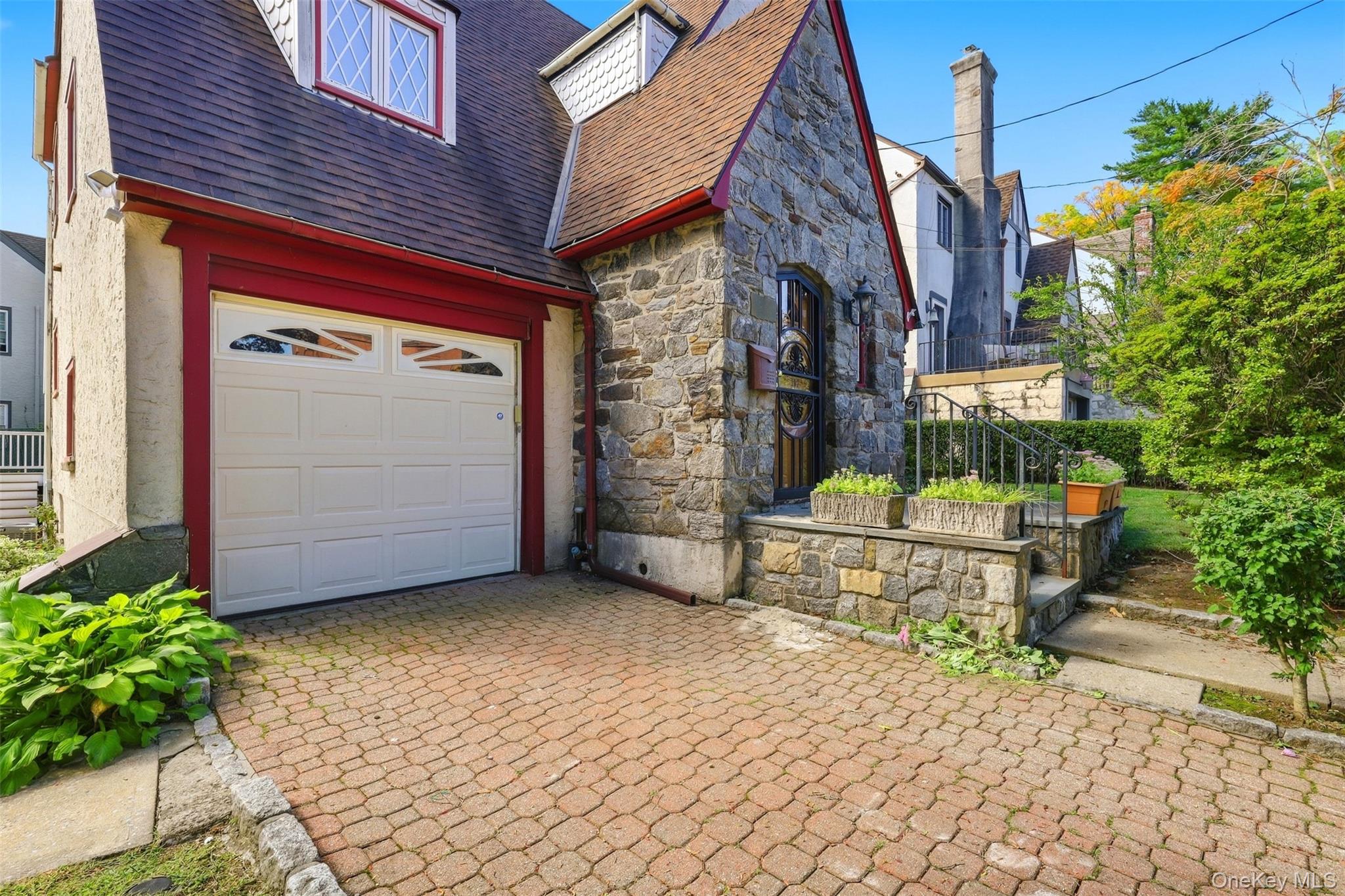 187 Neuton Avenue – For Sale photo 2