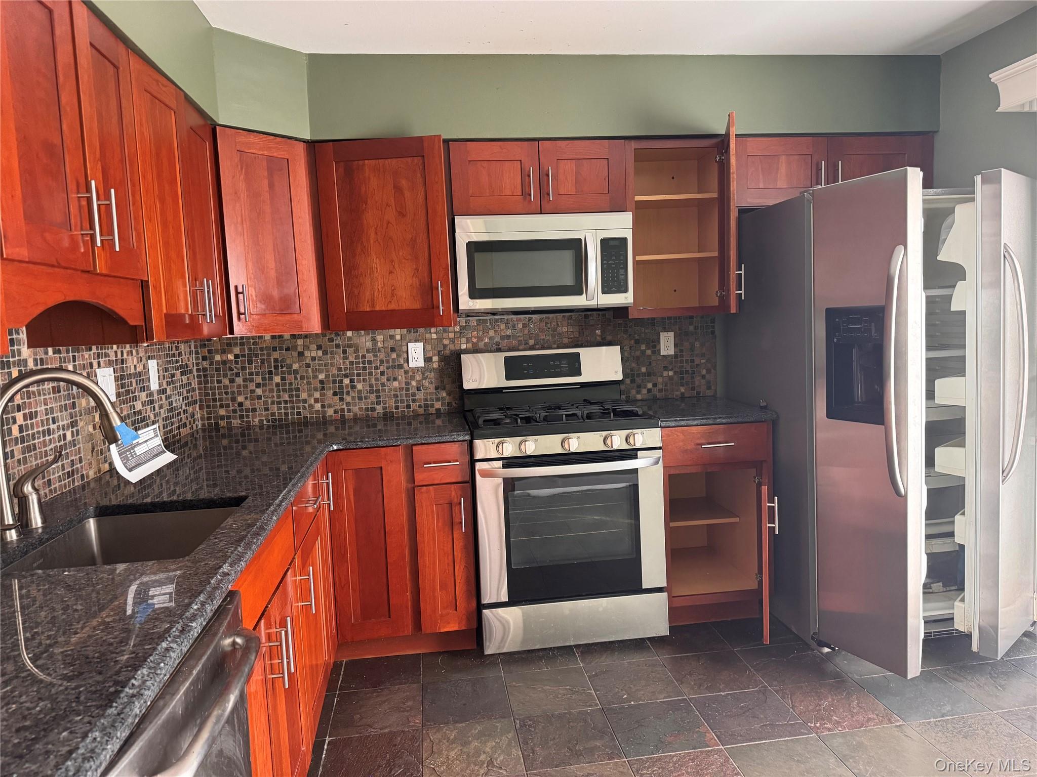 27 Heritage Drive, Unit A photo 5