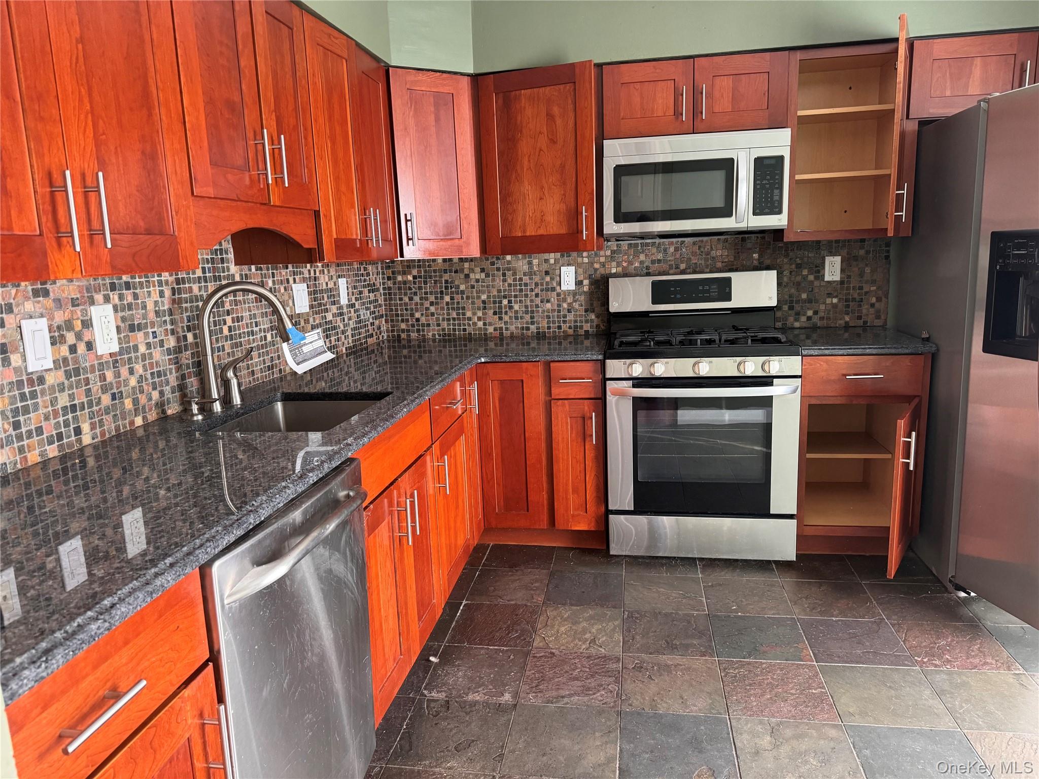 27 Heritage Drive, Unit A photo 4