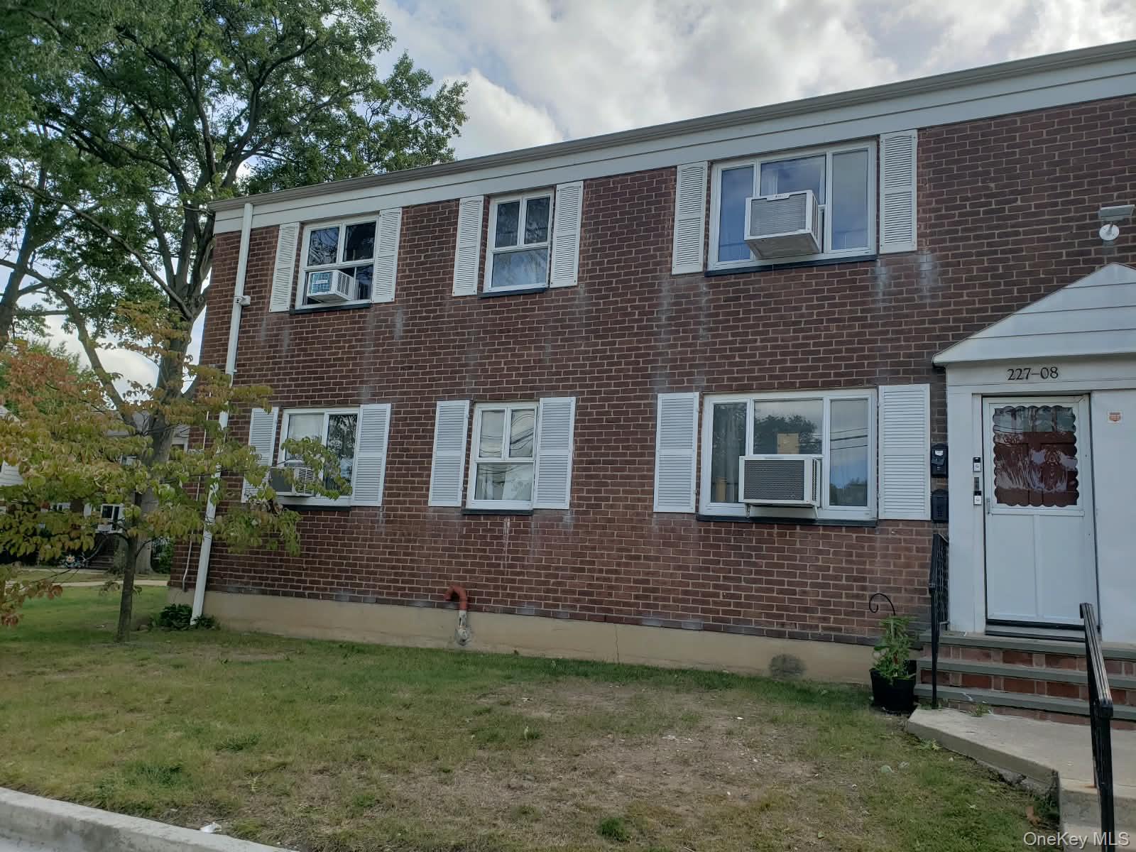 227-08 Hillside Avenue, Unit Upper photo 2
