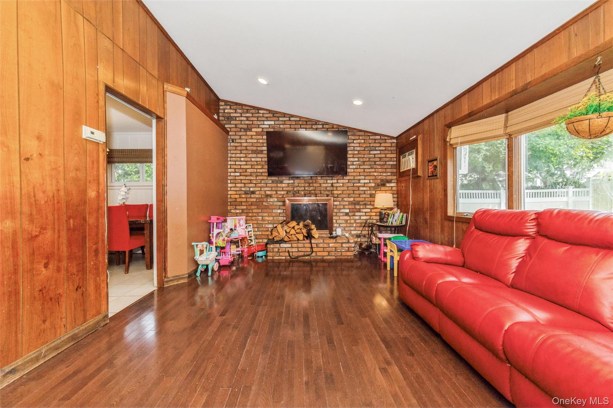 1423 Sturl Avenue – For Sale photo 16