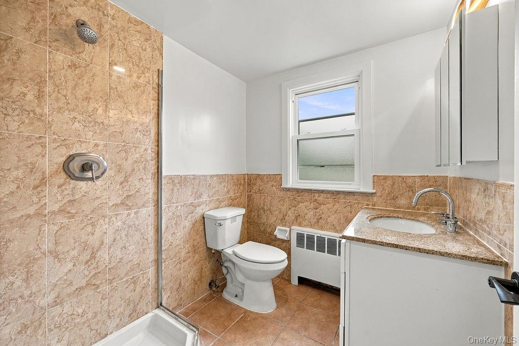 84 Middle Neck Road – For Sale photo 14
