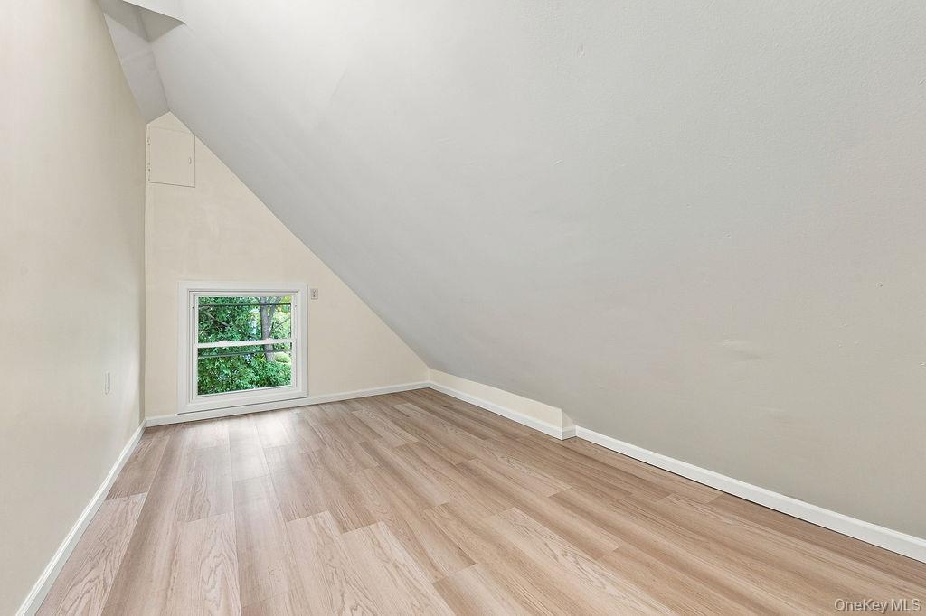 84 Middle Neck Road – For Sale photo 21