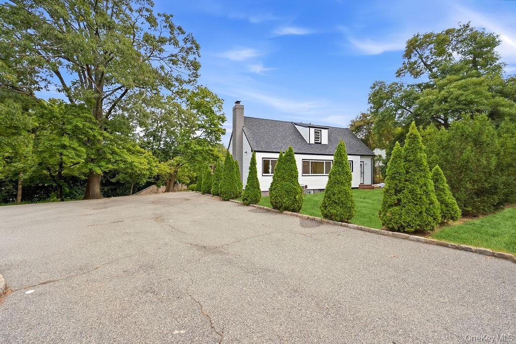 84 Middle Neck Road – For Sale photo 24