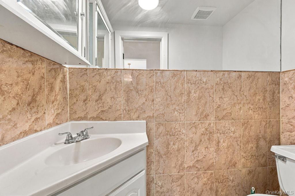 84 Middle Neck Road – For Sale photo 23