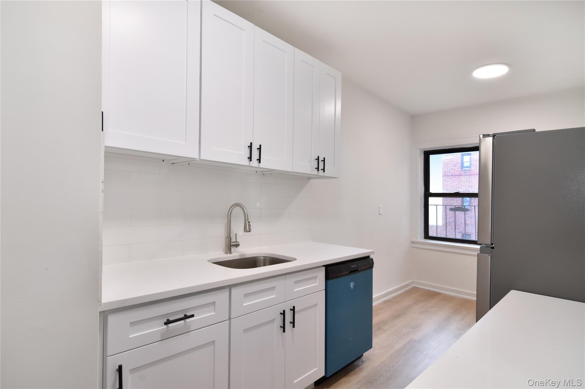 590 E 3rd Street, Unit 4C photo 2