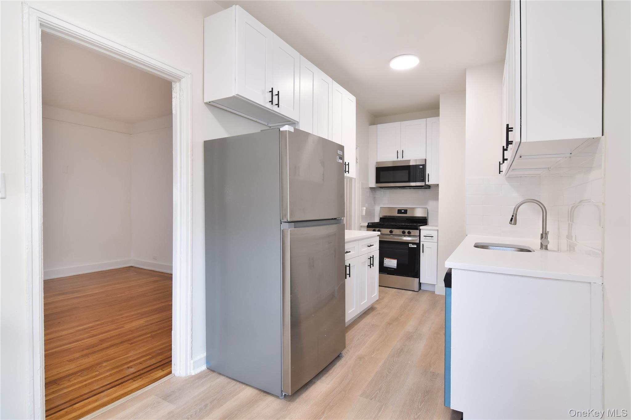 590 E 3rd Street, Unit 4C photo 3