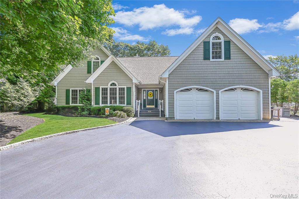 828 Pondview Road – For Sale
