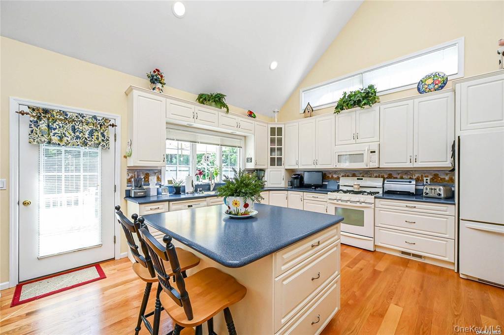 828 Pondview Road – For Sale photo 10