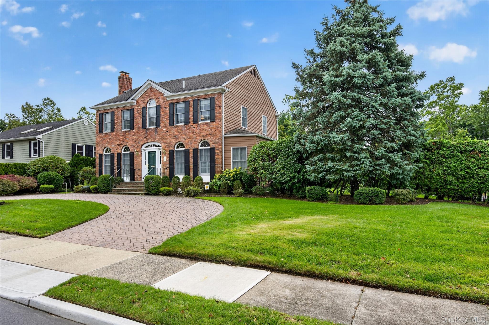 2 Garden Street – For Sale photo 2