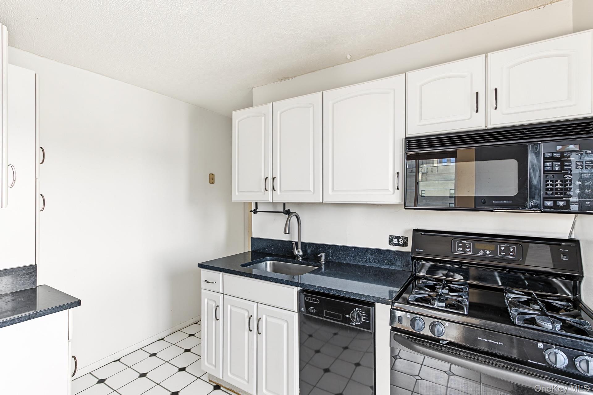345 E 93rd Street, Unit 30C photo 23