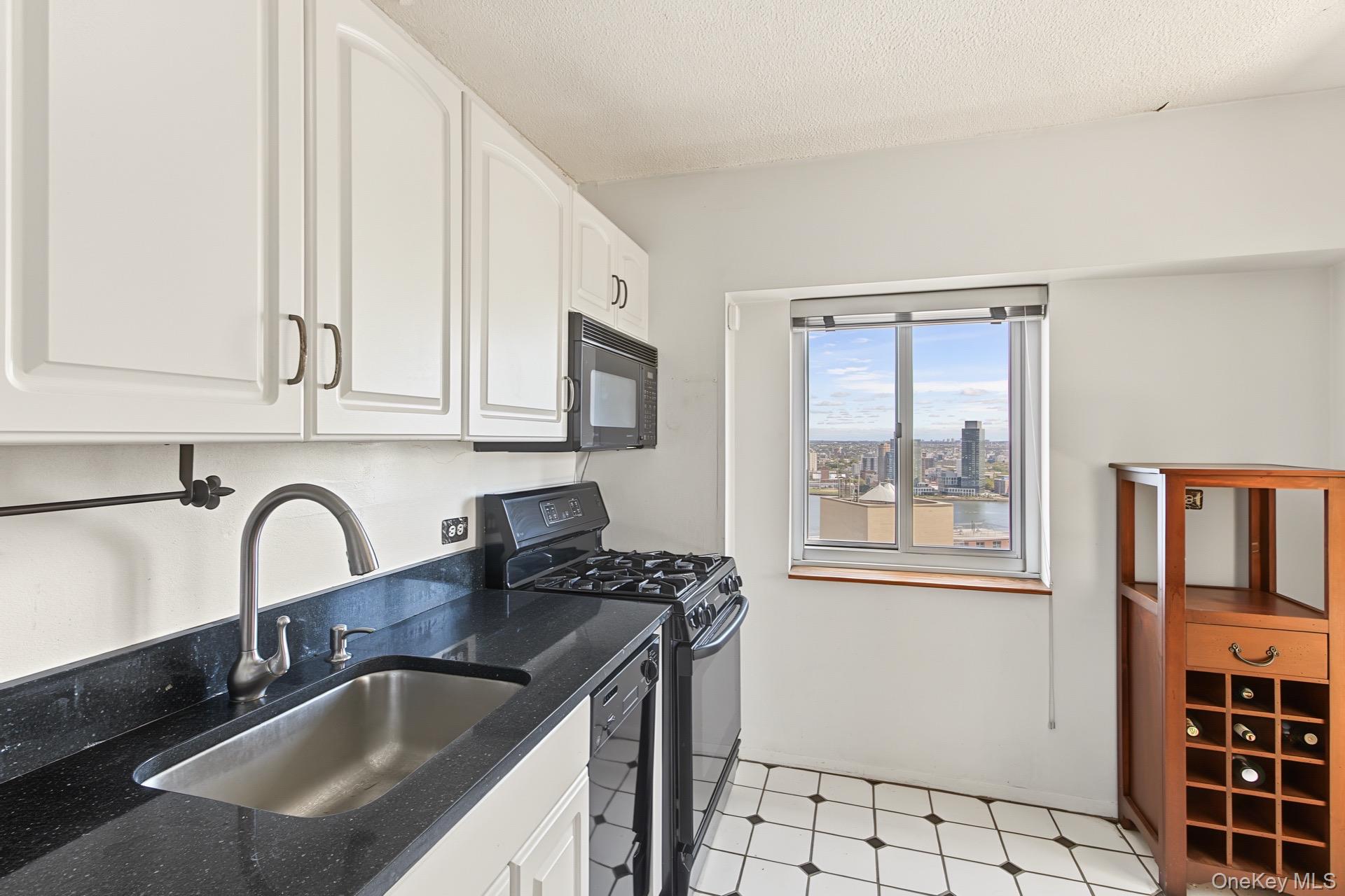 345 E 93rd Street, Unit 30C photo 24