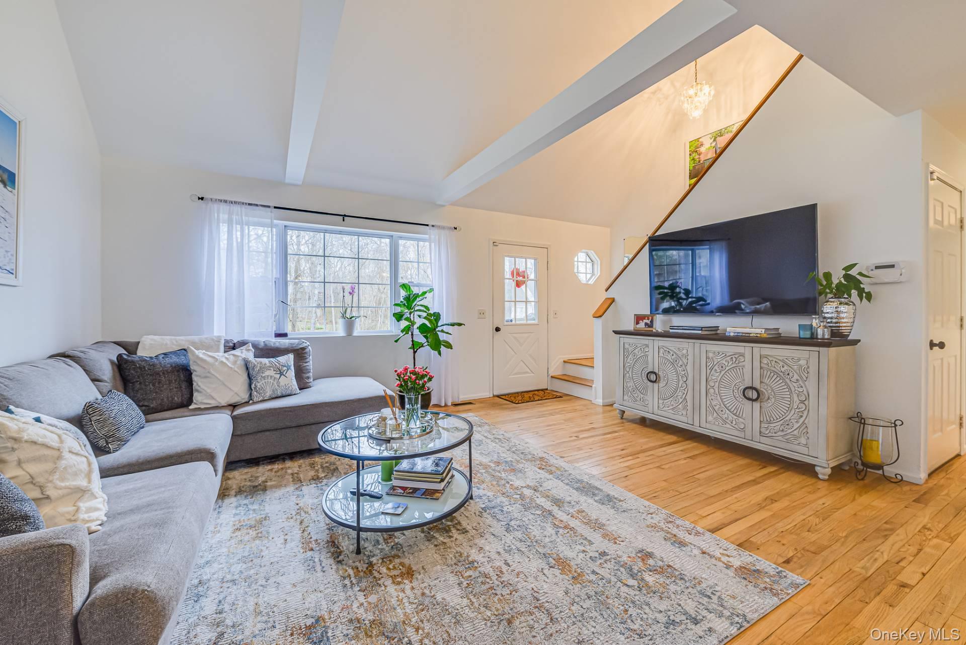 71 Hampton Road – For Rent photo 2