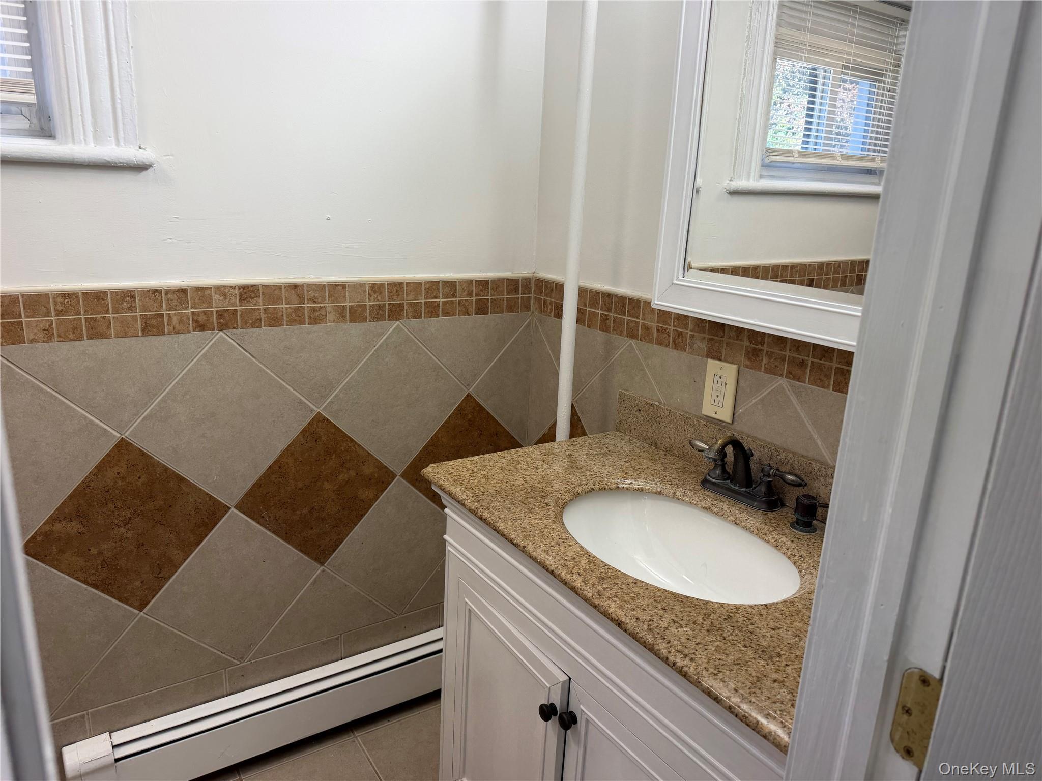 208 Elm Street – For Rent photo 8