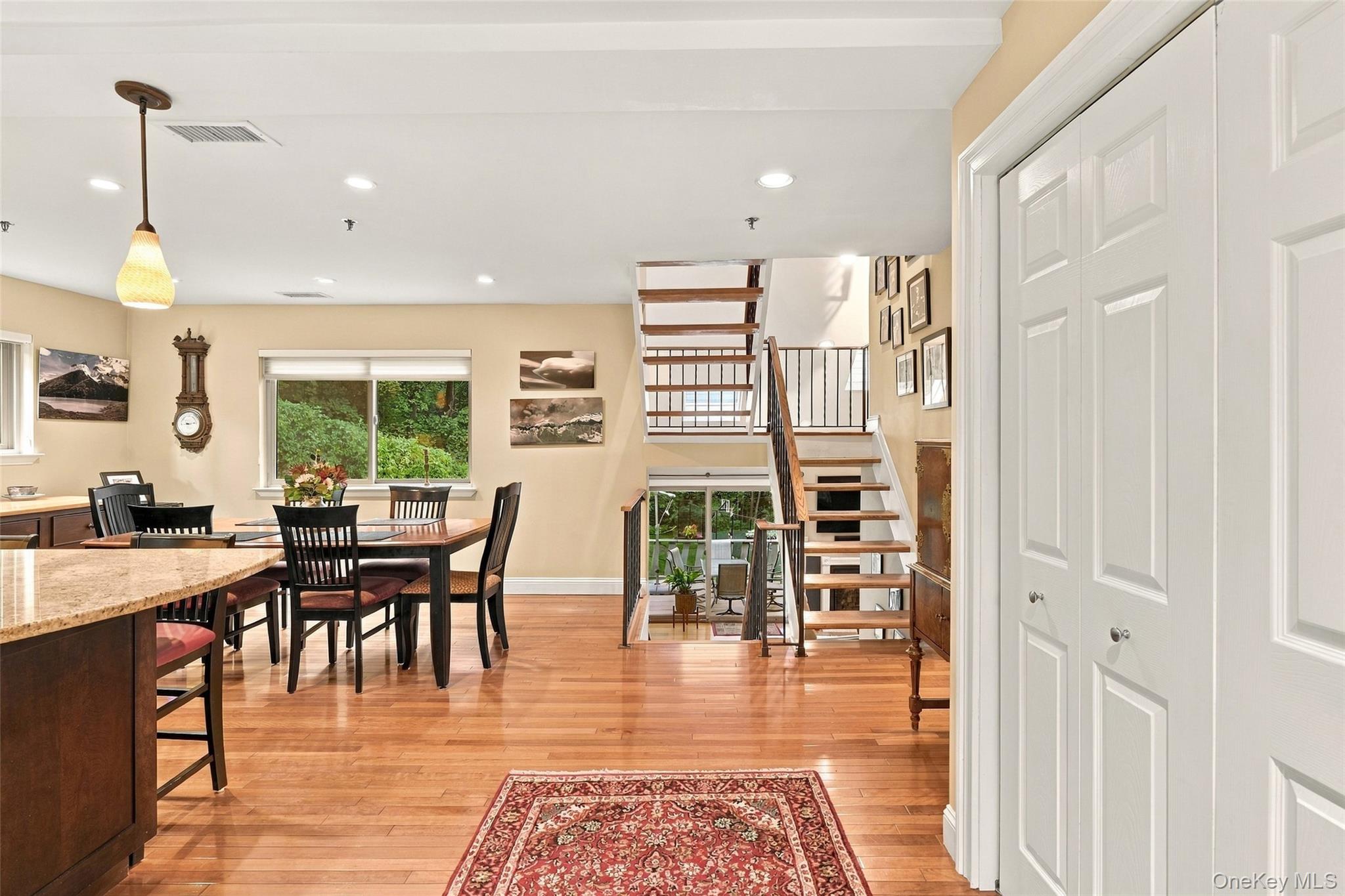 601 Hunters Run – For Sale photo 3
