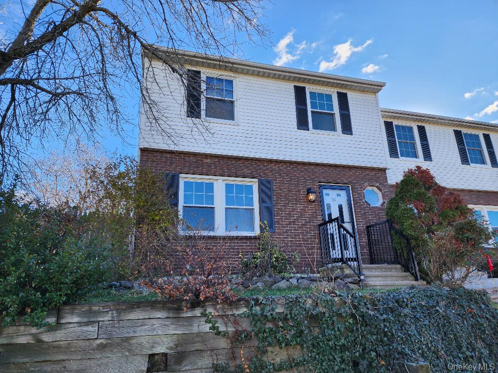 16 HARBORHILL Court – For Rent photo 2