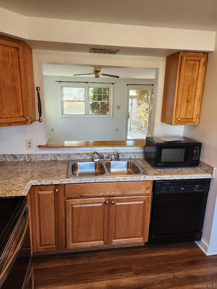 16 HARBORHILL Court – For Rent photo 5
