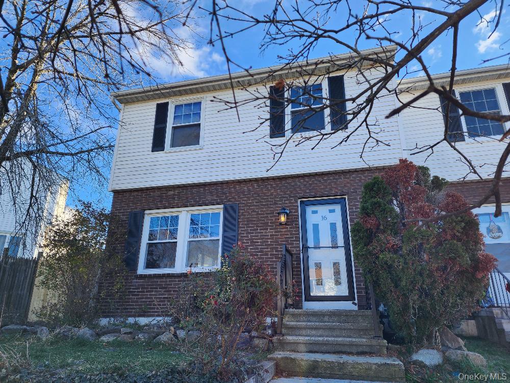 16 HARBORHILL Court – For Rent