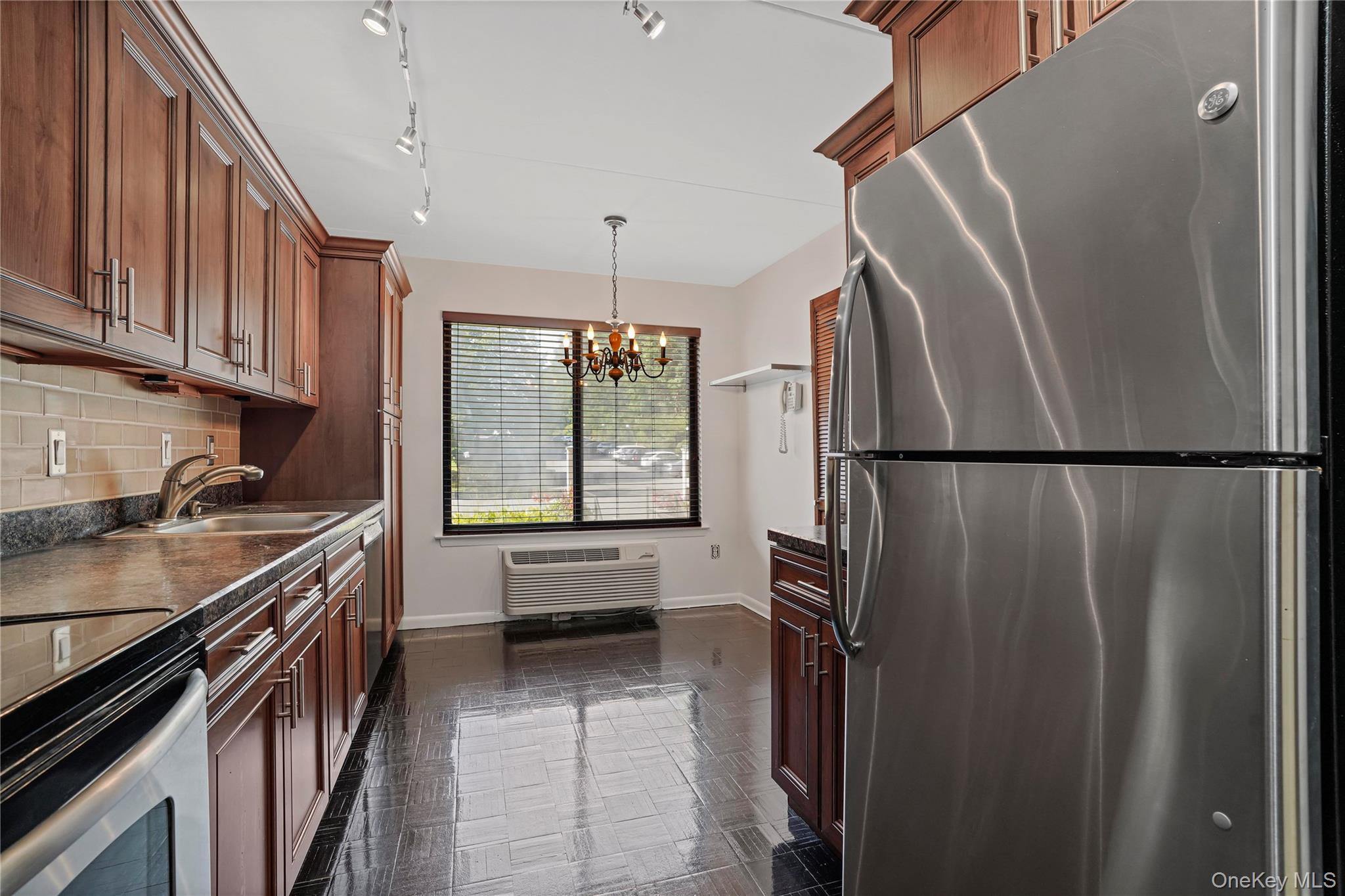 500 High Point Drive, Unit 403 photo 20