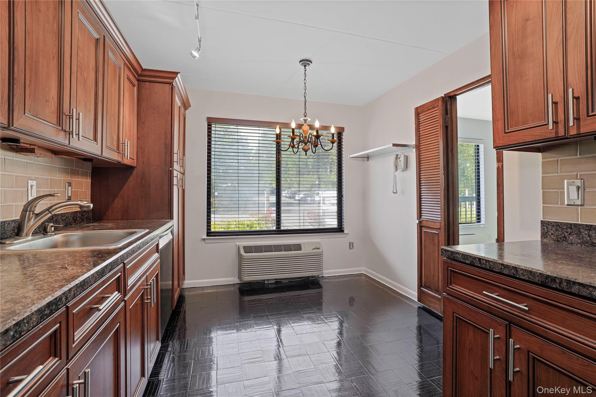 500 High Point Drive, Unit 403 photo 21