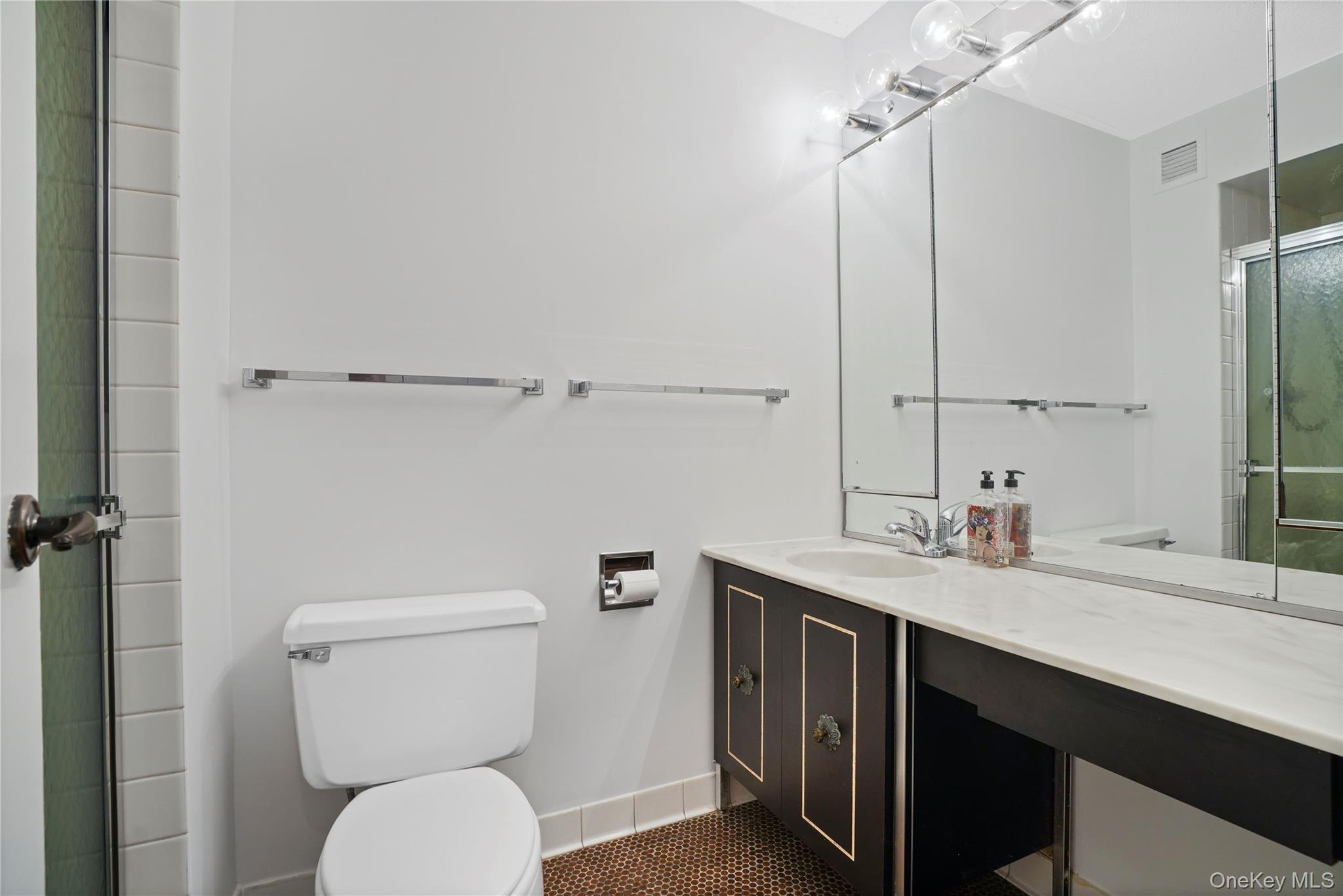 500 High Point Drive, Unit 403 photo 11