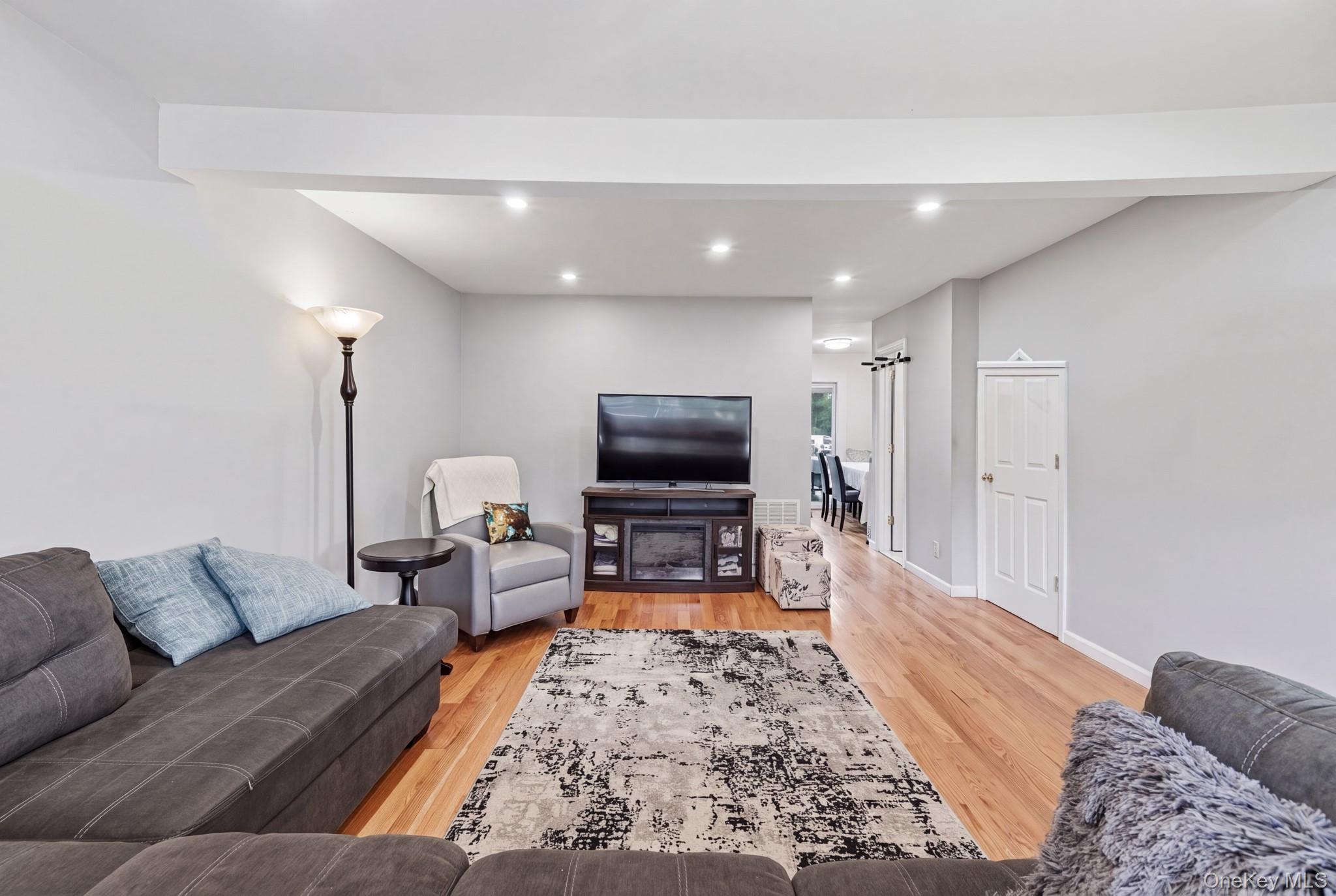 42 Gladys Drive – For Sale photo 2