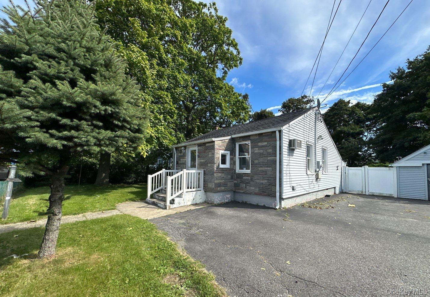 184 Suffolk Avenue – For Sale