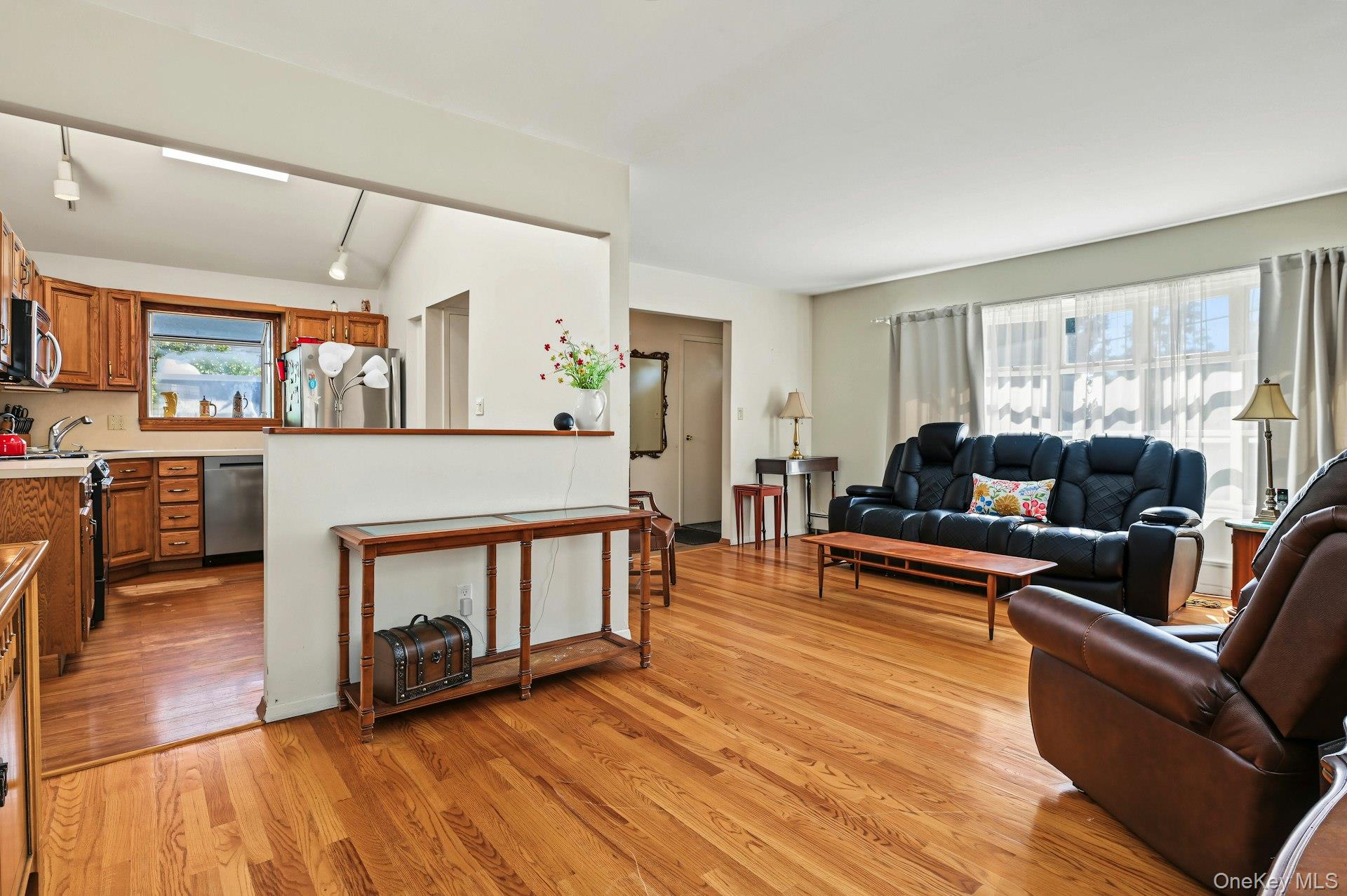 112 North Street – For Sale photo 10