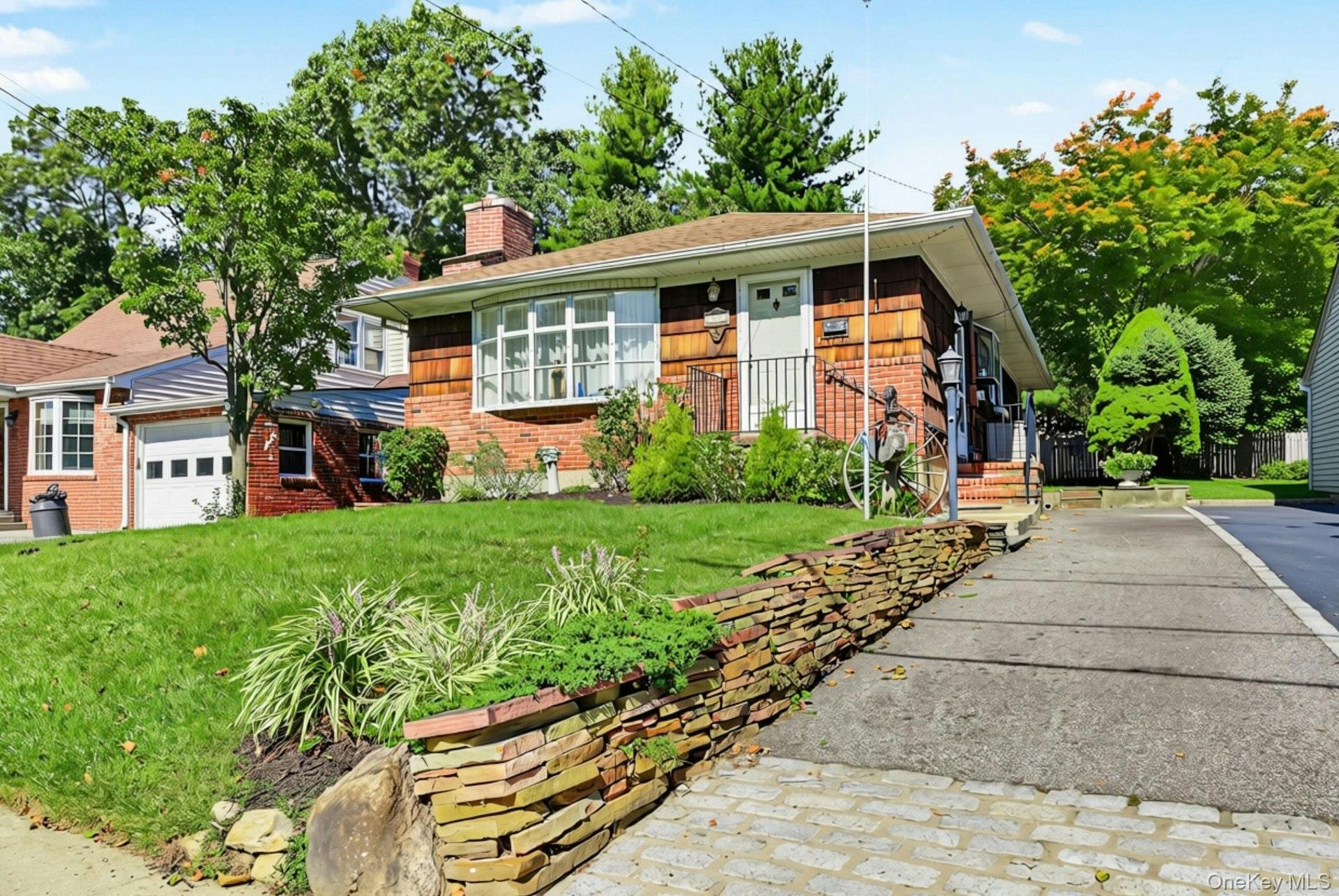 112 North Street – For Sale photo 3