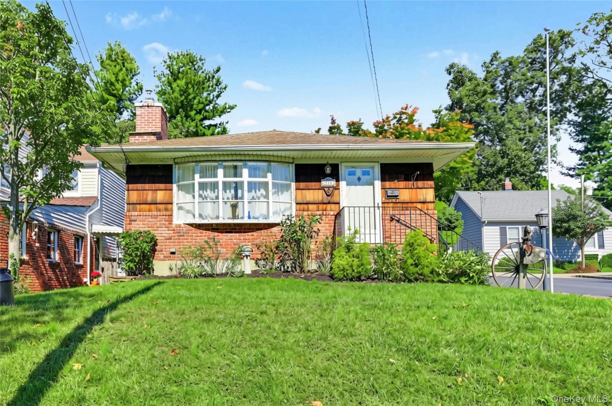 112 North Street – For Sale photo 2