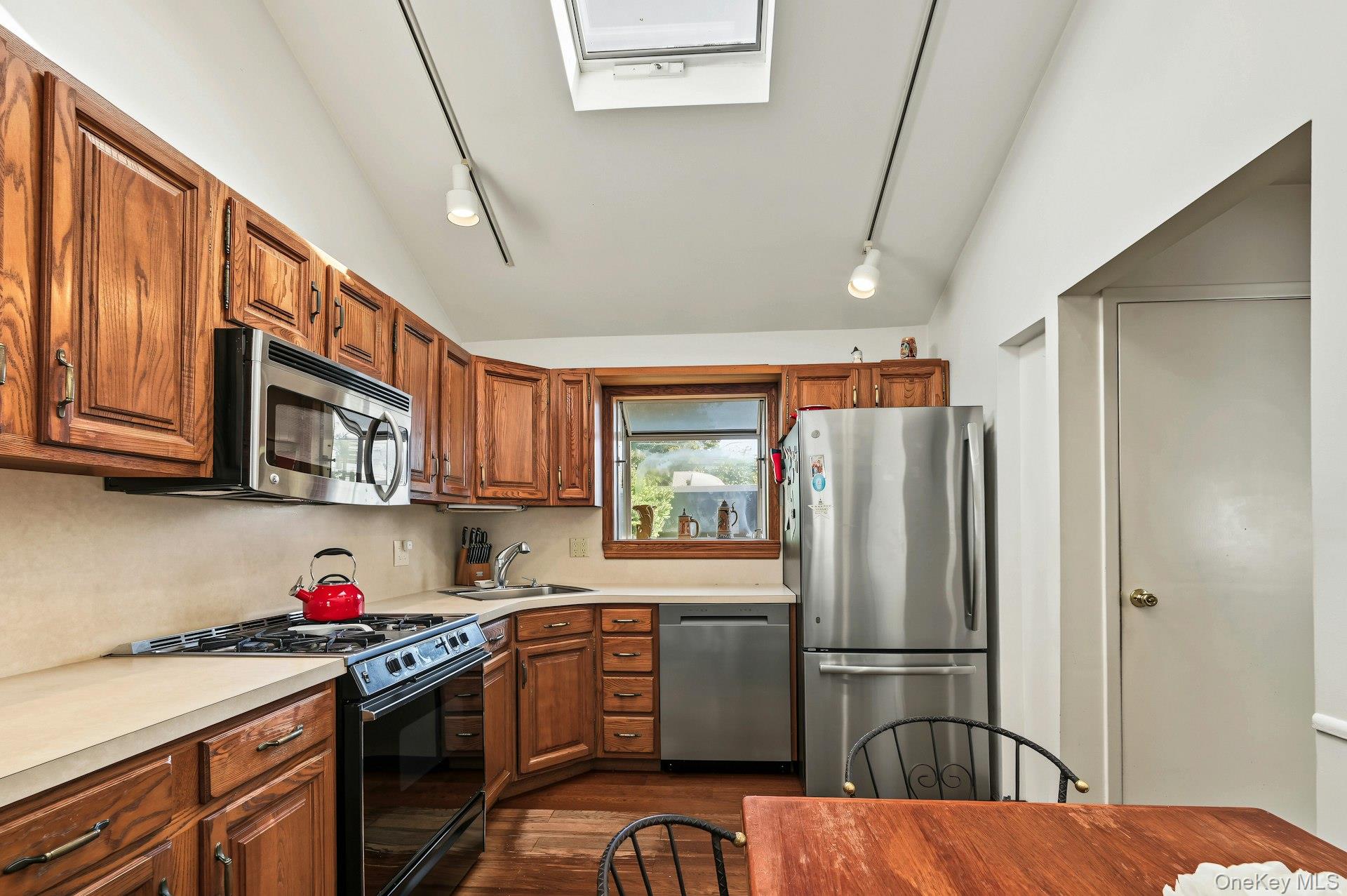 112 North Street – For Sale photo 12