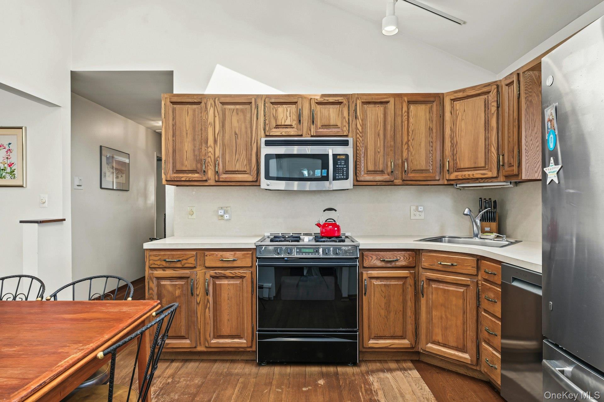 112 North Street – For Sale photo 11