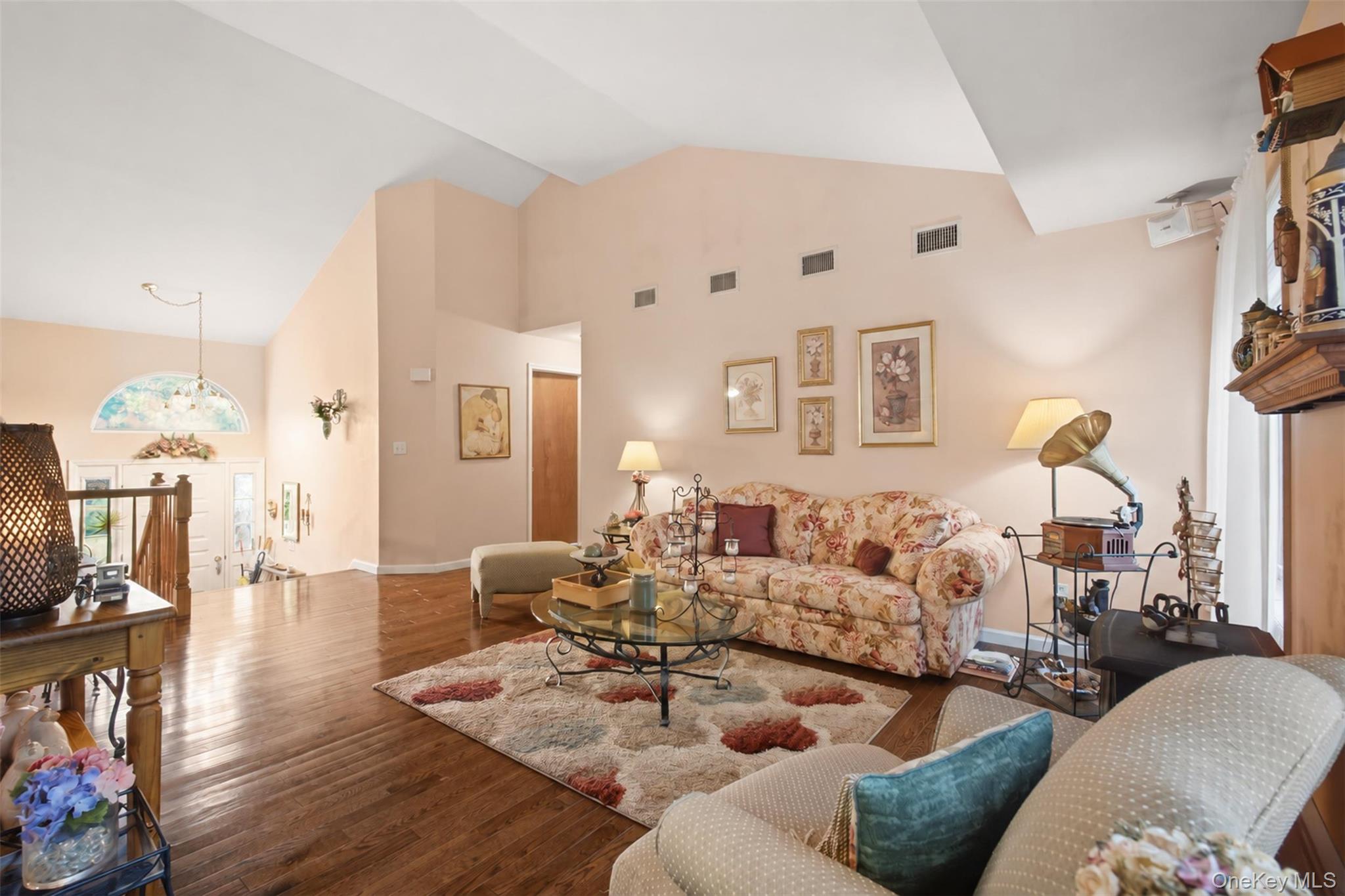 15 Aron Court – For Sale photo 7