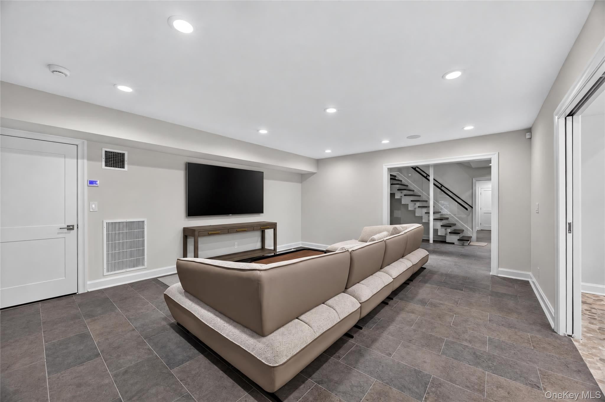 68 Kensington Circle – For Sale photo 15