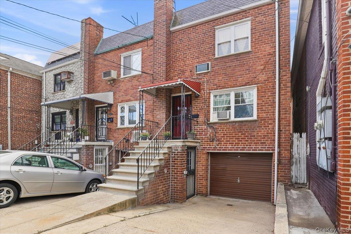 1647 Radcliff Avenue – For Sale photo 2