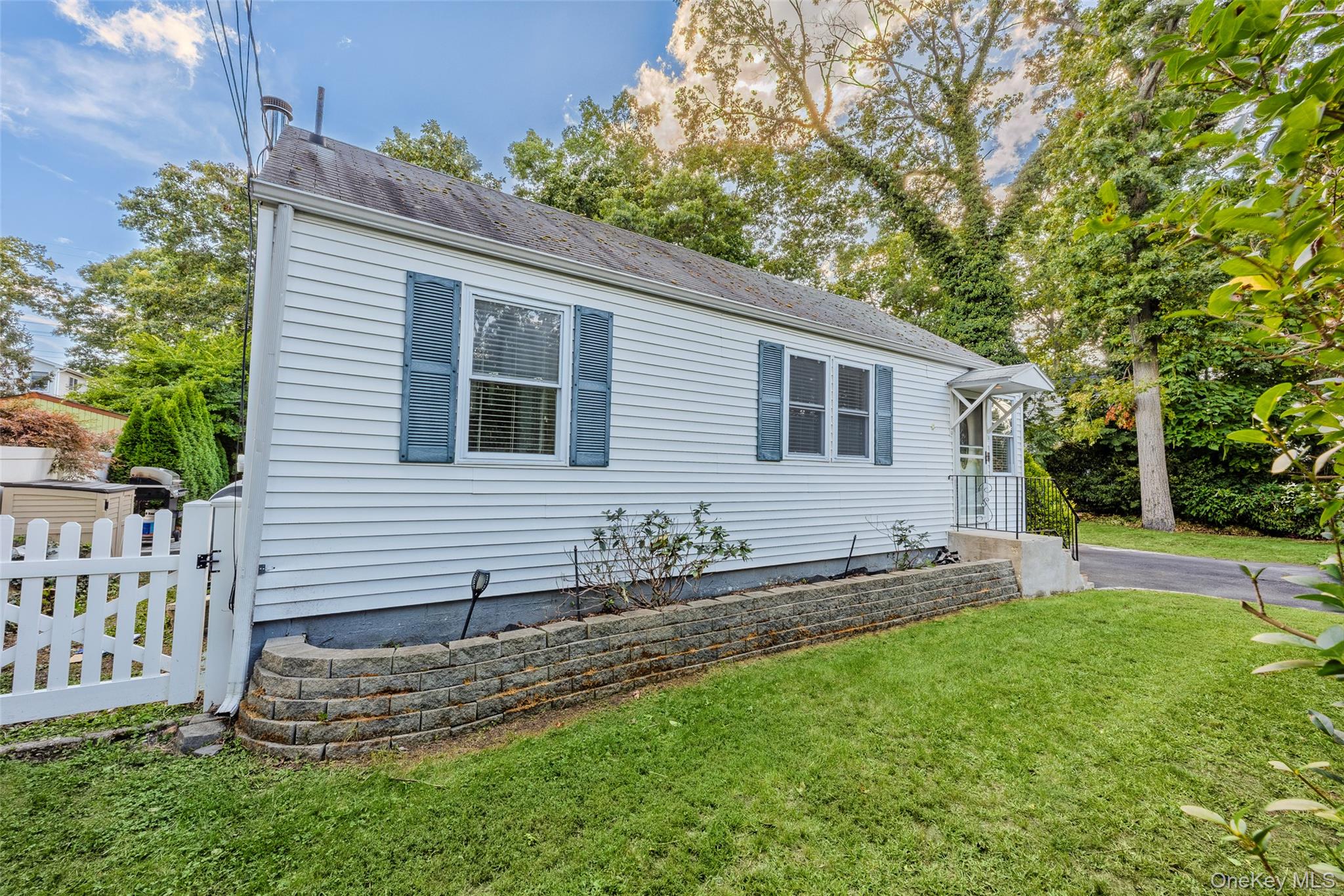 294 Deer Road – For Sale photo 32