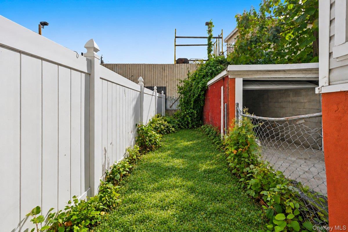 5433 44th Street – For Sale photo 15
