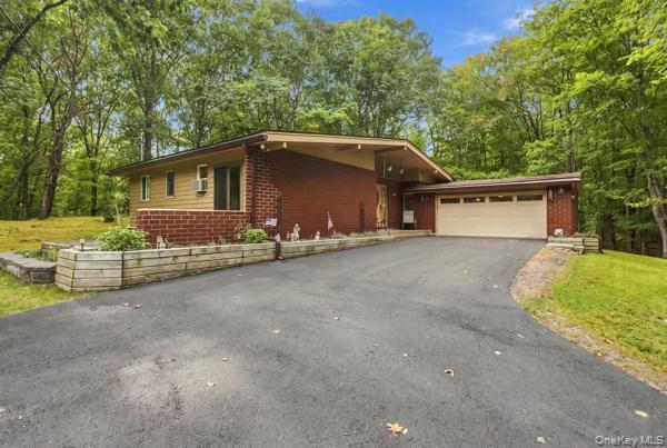 51 Leslie Road – For Sale photo 2
