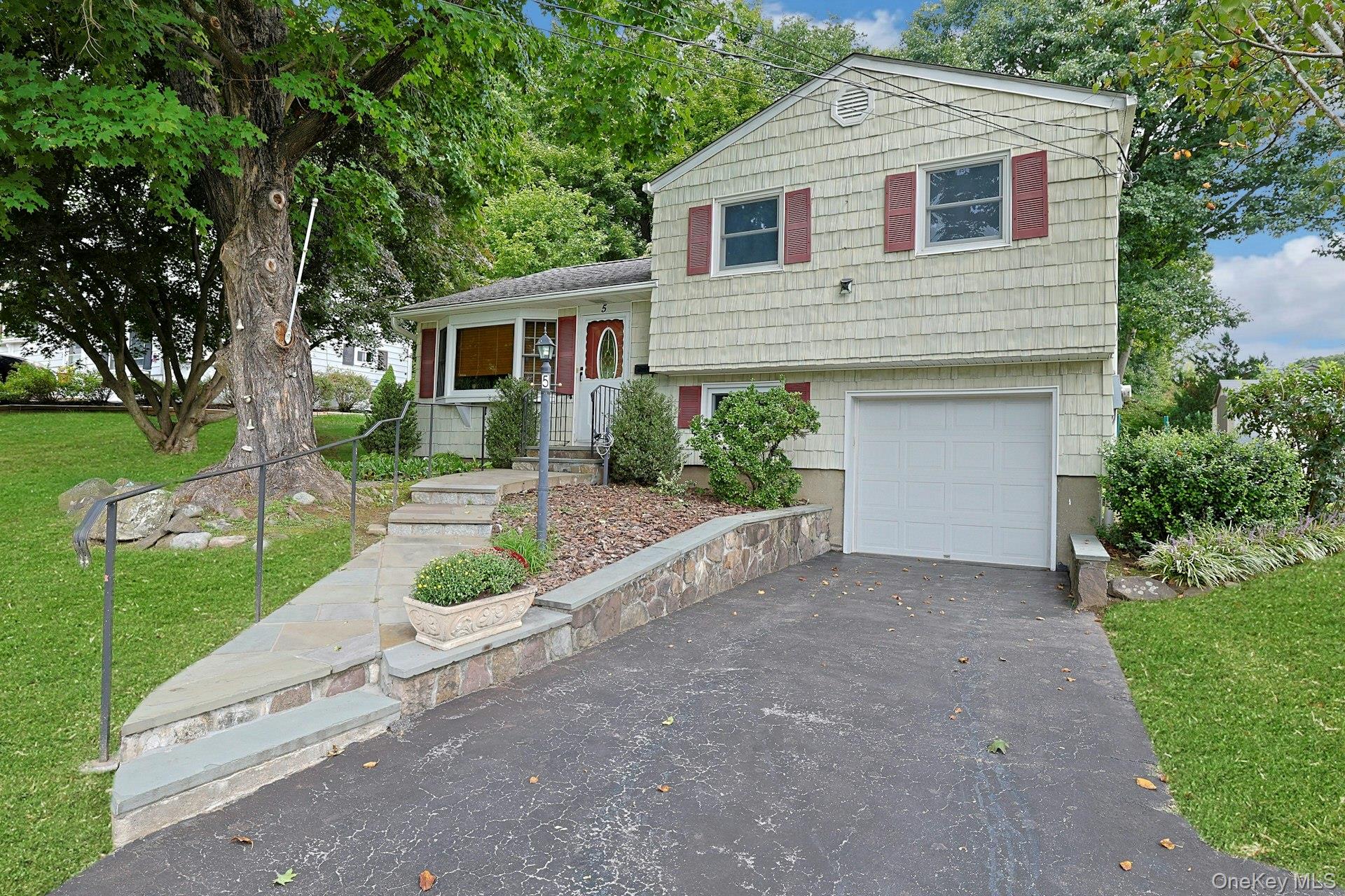 5 Seward Court – For Sale photo 4