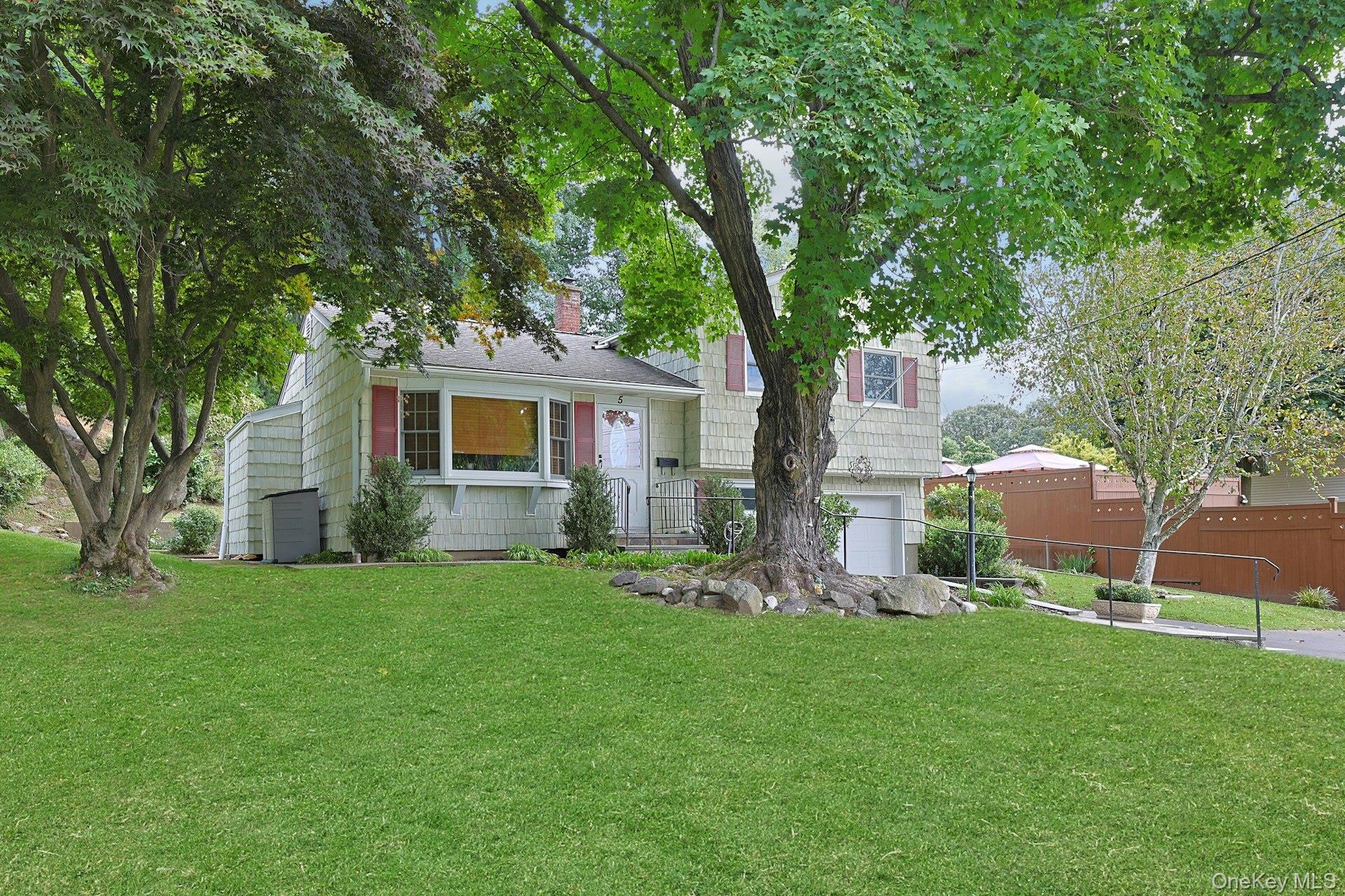 5 Seward Court – For Sale photo 3