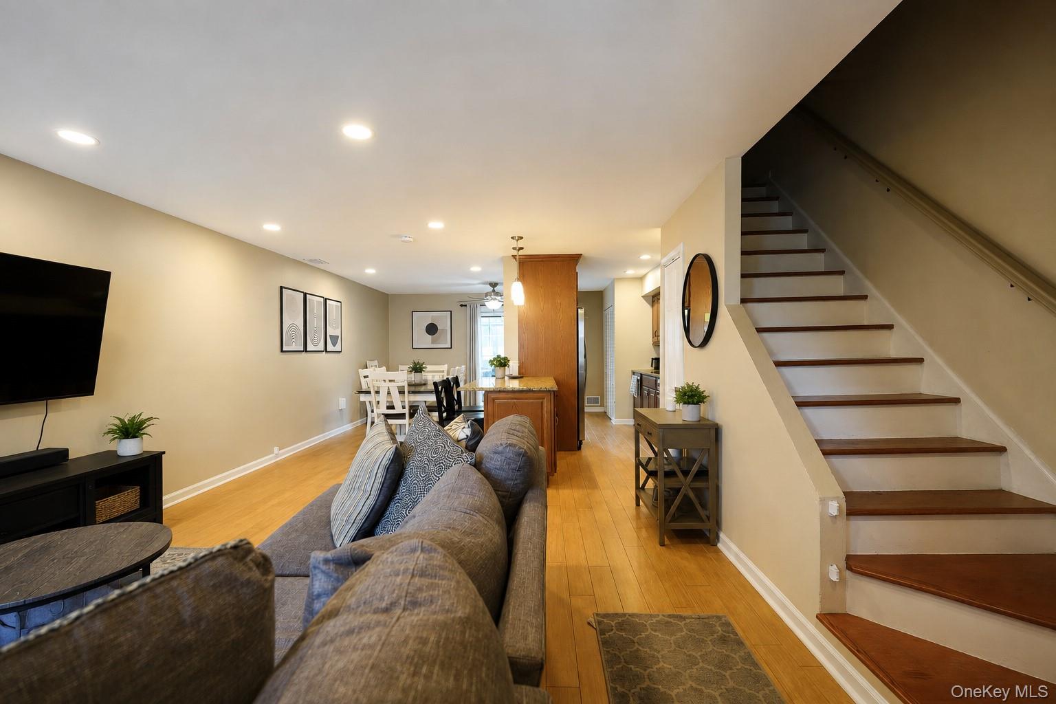30 Hemlock Court – For Sale photo 4