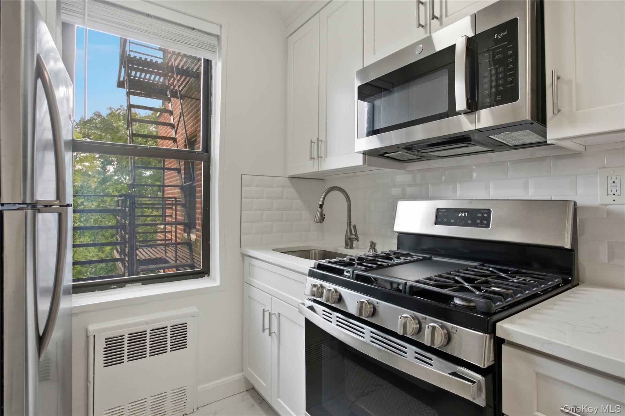 575 Bronx River Road, Unit 5F photo 9