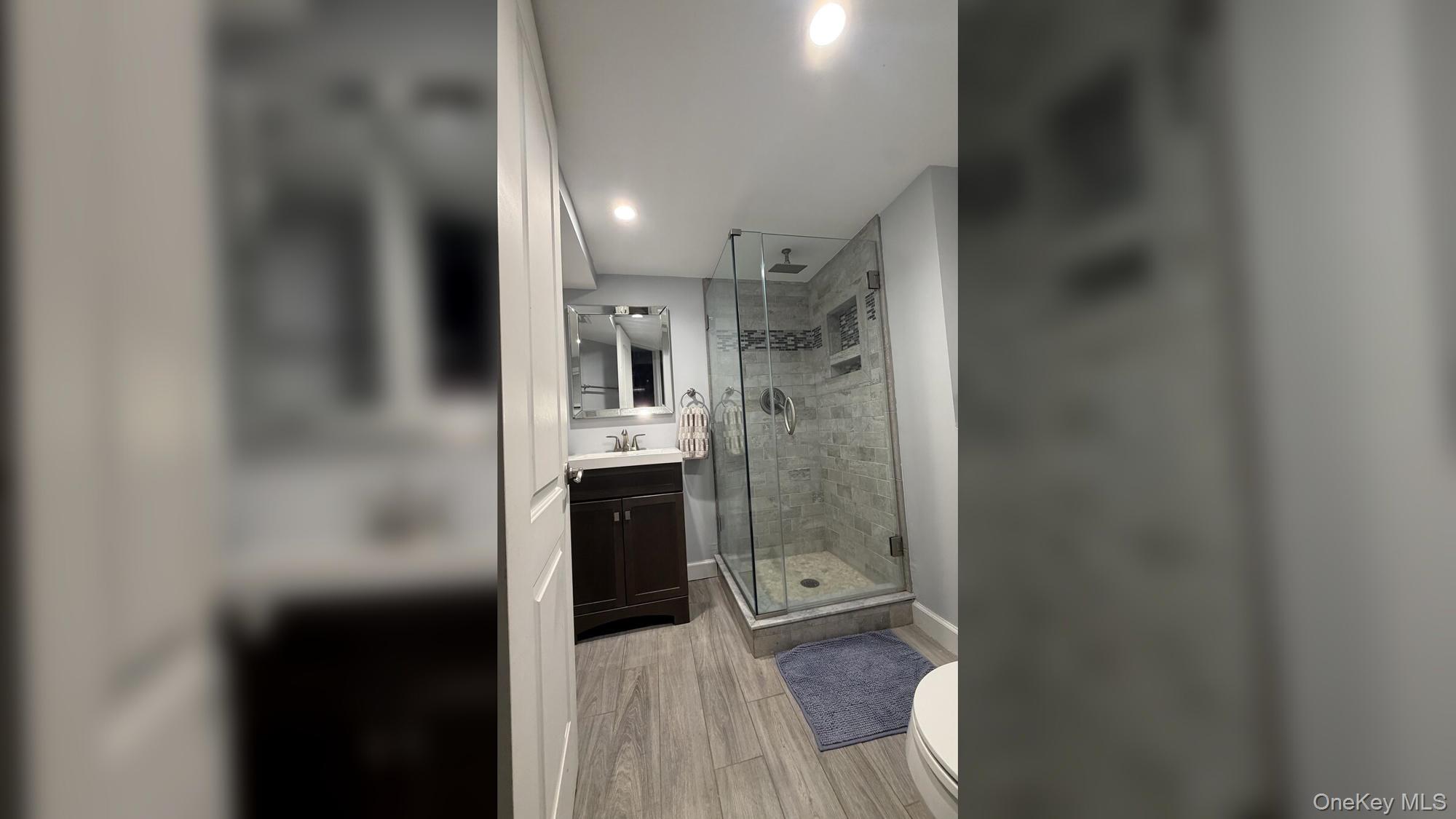 11 Lois Lane – For Sale photo 11