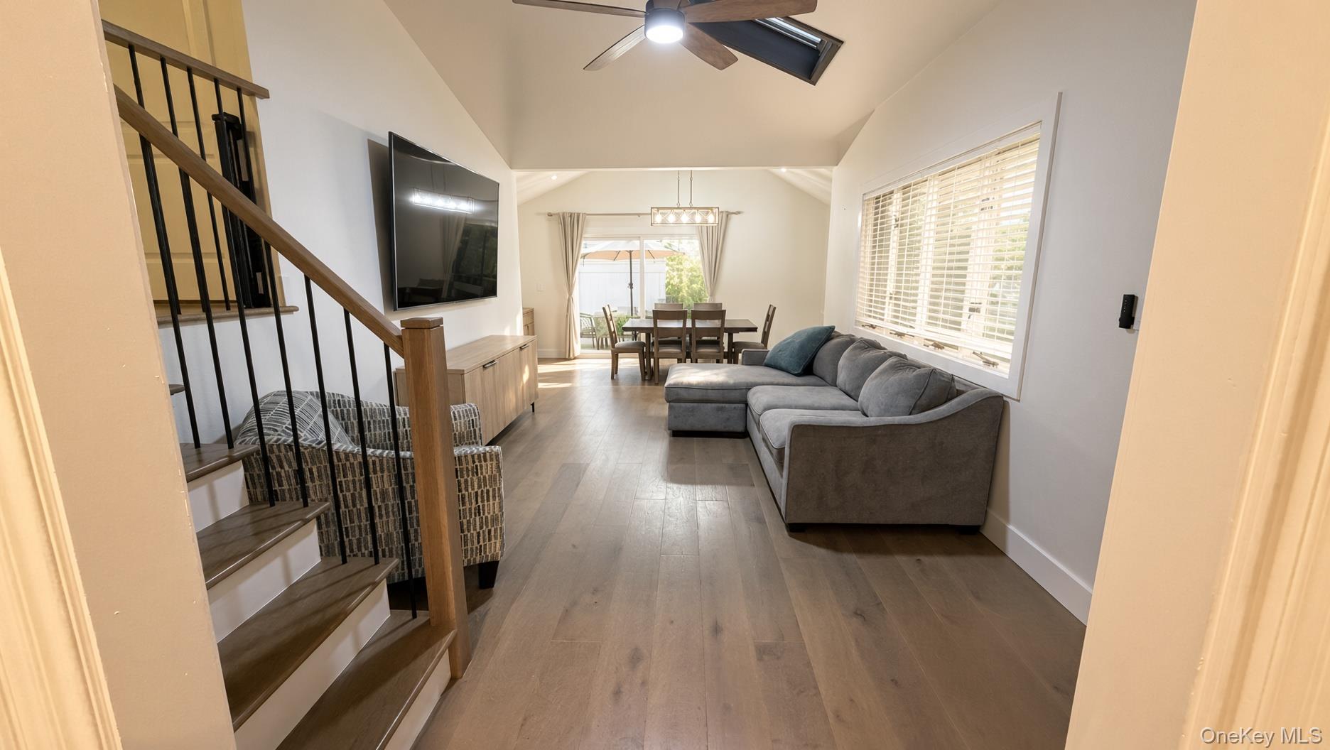 11 Lois Lane – For Sale photo 3