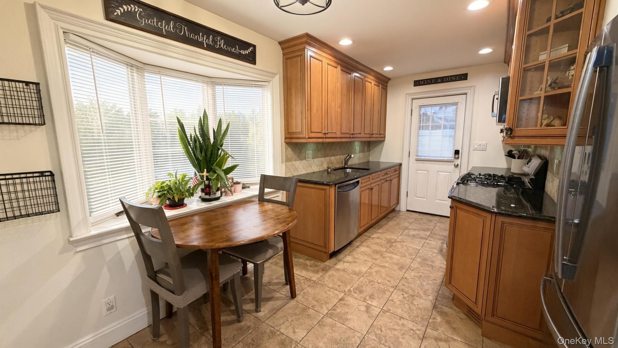 11 Lois Lane – For Sale photo 2