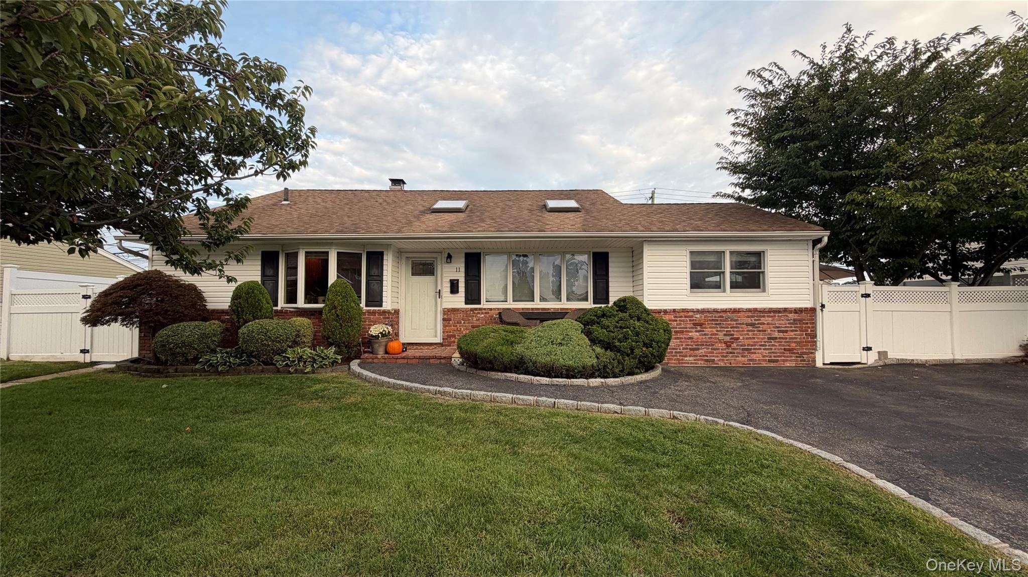 11 Lois Lane – For Sale