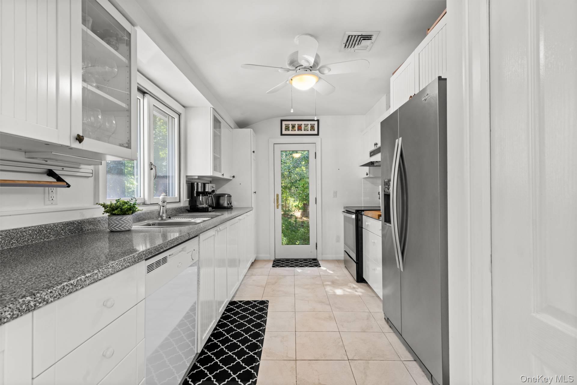33 Guernsey Lane – For Sale photo 13