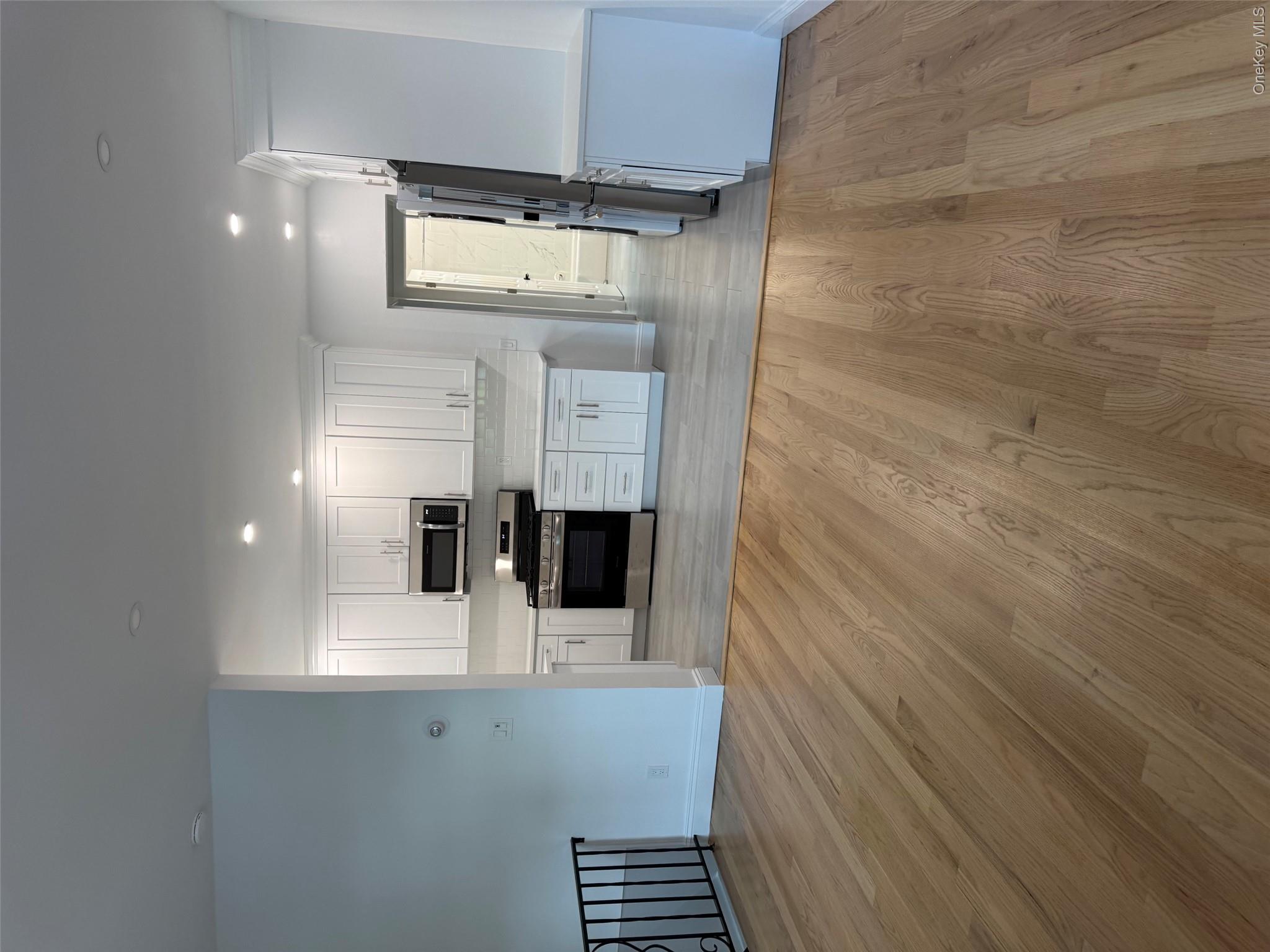 30 Elissa Lane, Unit 1 (1st Flo photo 6