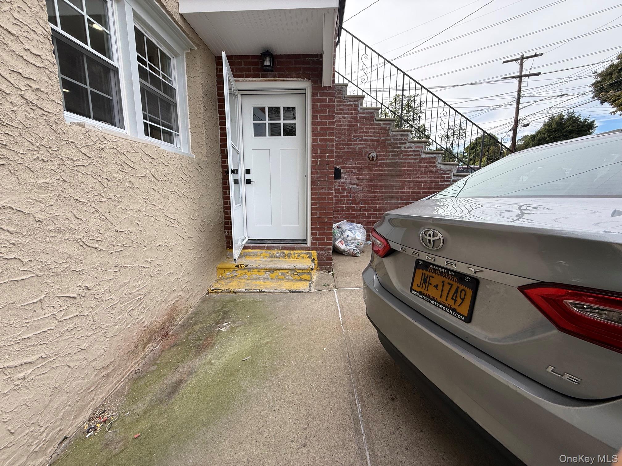 30 Elissa Lane, Unit 1 (1st Flo photo 3